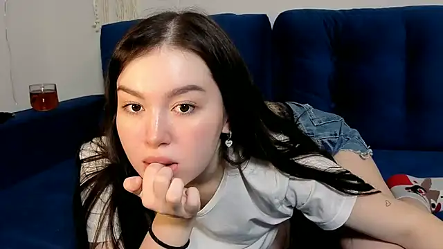 Snapshot of LexeeLuv chatting on October 16, 2025, 2:23 am LexeeLuv online show from October 16, 2025, 2:23 am