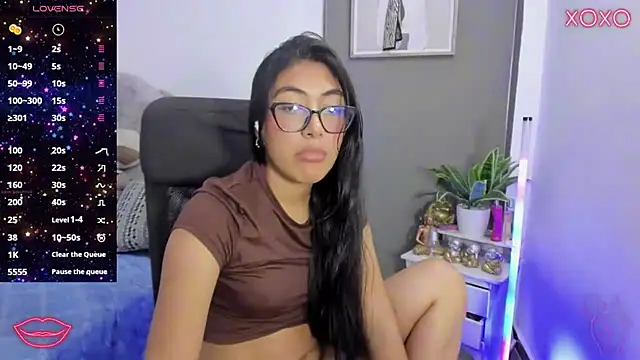 Allison 19   online show from November 20, 2025, 2:23 am