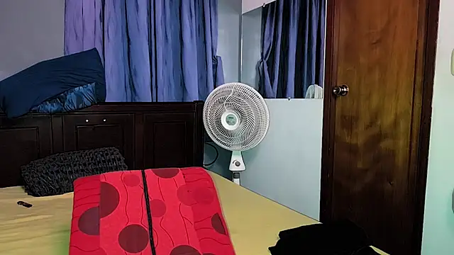 Snapshot of Angelic_AP chatting on November 4, 2025, 4:44 am Angelic AP online show from November 4, 2025, 4:44 am