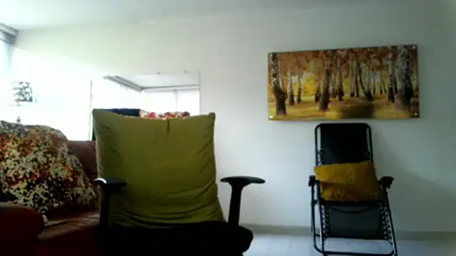 Snapshot of Mirianzapata_1 chatting on June 22, 2026, 10:18 pm Mirianzapata 1 online show from June 22, 2026, 10:18 pm