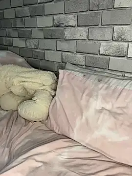 Poppy frankie online show from November 1, 2025, 10:45 pm