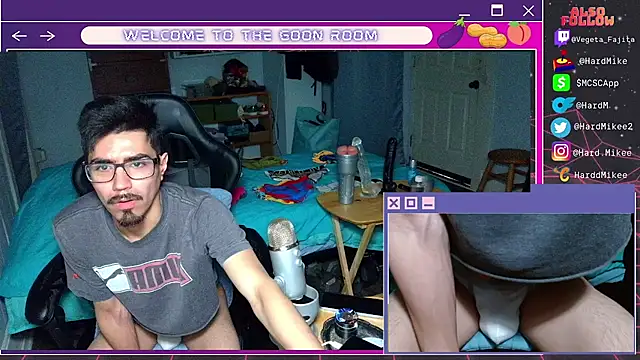 Snapshot of HarddMikee chatting on July 25, 2026, 9:23 pm HarddMikee online show from July 25, 2026, 9:23 pm