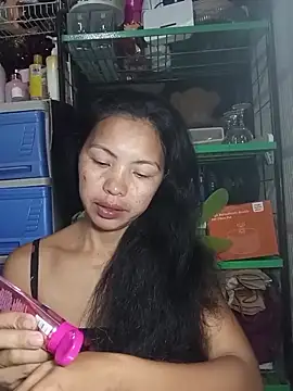 oceanlover23 online show from November 15, 2025, 9:43 pm