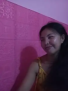 oceanlover23 online show from November 17, 2025, 7:47 am