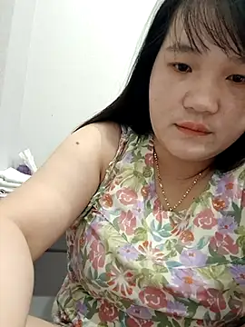  Babyrose  online show from November 11, 2025, 3:34 pm