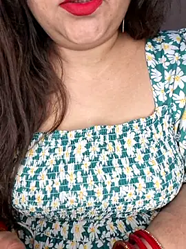 Snapshot of indian-hotmilfs chatting on April 21, 2026, 7:39 pm indian-hotmilfs online show from April 21, 2026, 7:39 pm
