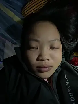 Lyrasss online show from November 15, 2025, 10:59 pm