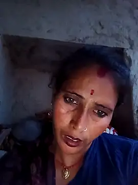Snapshot of Arti13A chatting on August 6, 2026, 1:35 pm Arti13A online show from August 6, 2026, 1:35 pm