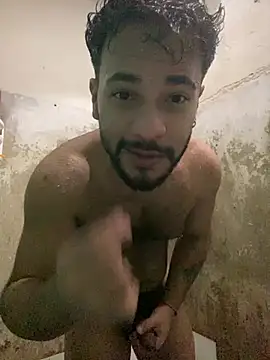 spiderfindom online show from April 28, 2026, 12:42 am