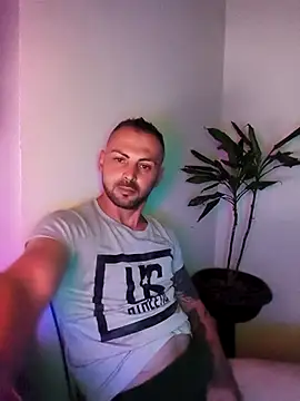 papichulo0099 online show from April 5, 2026, 3:15 am