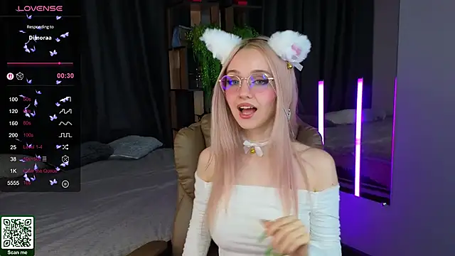 exxxcore  online show from October 24, 2025, 12:01 pm