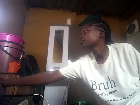 Caramelchick01 online show from October 29, 2025, 6:15 am