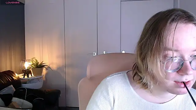 Snapshot of Amanda_Butlerr chatting on May 8, 2026, 10:53 am Amanda Butlerr online show from May 8, 2026, 10:53 am