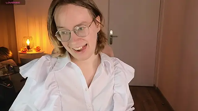 Snapshot of Amanda_Butlerr chatting on May 23, 2026, 12:20 pm Amanda Butlerr online show from May 23, 2026, 12:20 pm