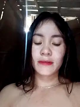 Snapshot of TinTim02 chatting on November 6, 2025, 6:25 am TinTim02 online show from November 6, 2025, 6:25 am