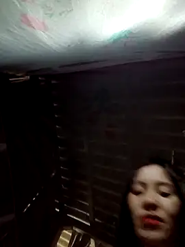 Snapshot of TinTim02 chatting on November 18, 2025, 2:06 am TinTim02 online show from November 18, 2025, 2:06 am