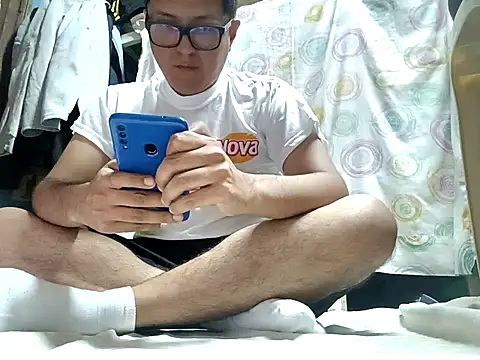 Snapshot of Kj_Gigolo chatting on April 5, 2026, 5:04 am Kj Gigolo online show from April 5, 2026, 5:04 am