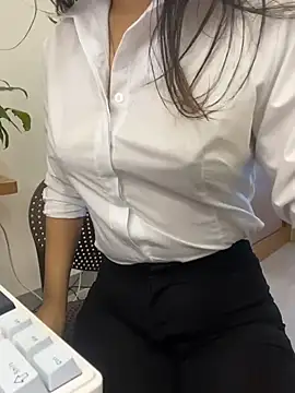 bunny b4nny online show from November 21, 2025, 6:01 am