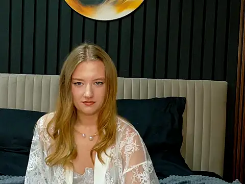 DarcyWilsy online show from September 8, 2025, 8:41 pm