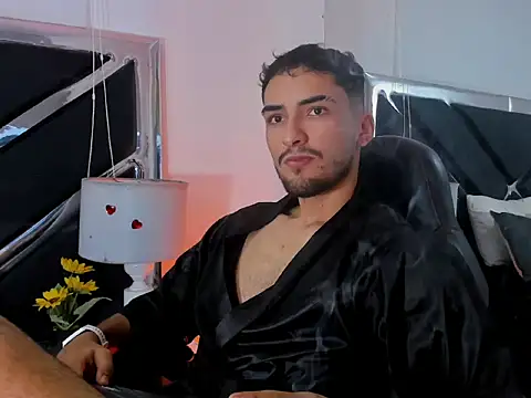 AlekRuizx online show from September 12, 2025, 8:42 pm