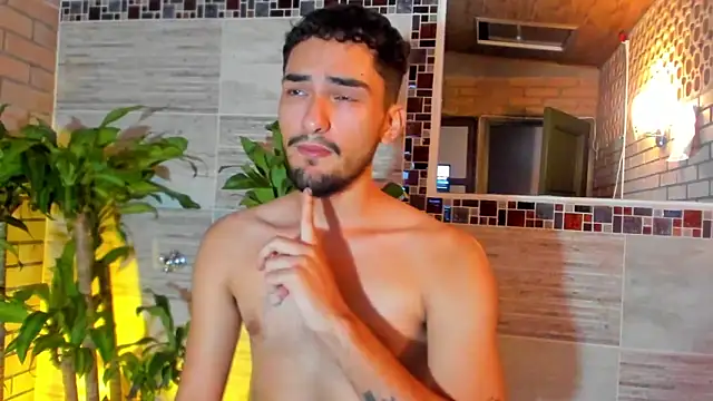 AlekRuizx online show from September 26, 2025, 6:17 am