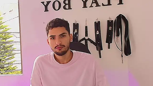 AlekRuizx online show from September 30, 2025, 4:56 pm