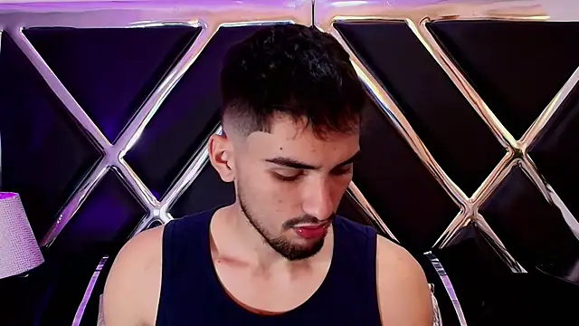 AlekRuizx online show from October 6, 2025, 3:37 am