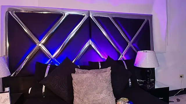 AlekRuizx online show from November 13, 2025, 7:24 pm