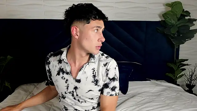 AustinJones  online show from November 17, 2025, 7:41 pm