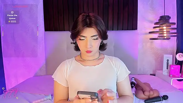 Creamy Angelo online show from June 5, 2026, 1:23 am