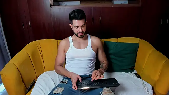 ZarekFox online show from October 4, 2025, 2:15 pm