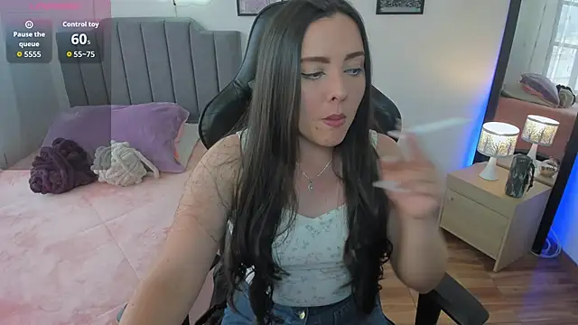 amaia monet online show from November 12, 2025, 8:19 pm