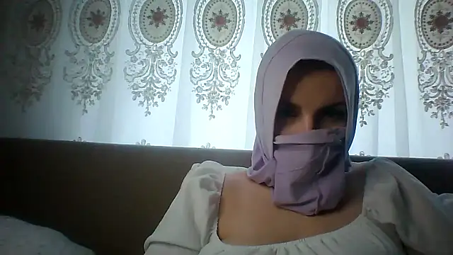 sophie-Hijab11 online show from November 21, 2025, 12:15 pm