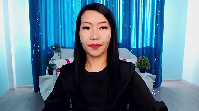 LiaPak online show from October 13, 2025, 1:05 am