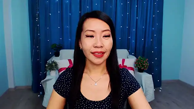 LiaPak online show from October 20, 2025, 1:06 am