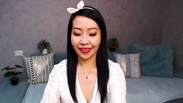 LiaPak online show from November 17, 2025, 1:00 am