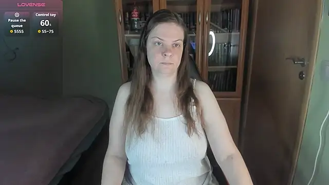 MiaLores online show from May 31, 2026, 9:05 am