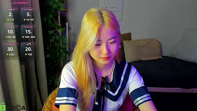 Aisi 18 online show from September 27, 2025, 12:04 am