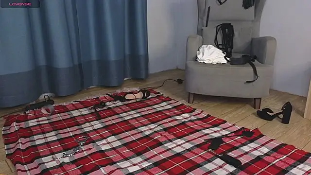 laracroftmansion online show from March 3, 2026, 5:19 pm