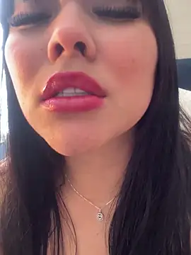 Snapshot of BrendaCrean chatting on December 9, 2024, 4:58 pm BrendaCrean online show from December 9, 2024, 4:58 pm