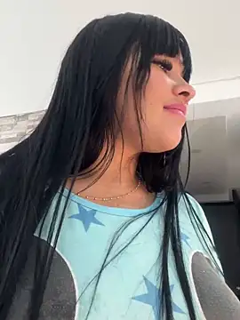 Snapshot of BrendaCrean chatting on February 6, 2025, 5:40 pm BrendaCrean online show from February 6, 2025, 5:40 pm