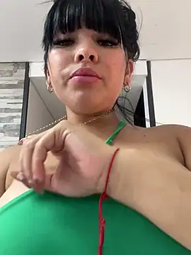 Snapshot of BrendaCrean chatting on February 18, 2025, 5:53 pm BrendaCrean online show from February 18, 2025, 5:53 pm