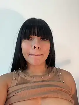 Snapshot of BrendaCrean chatting on March 21, 2025, 3:35 pm BrendaCrean online show from March 21, 2025, 3:35 pm