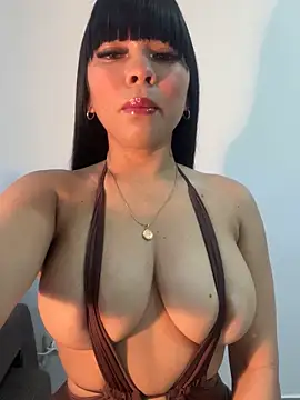 Snapshot of BrendaCrean chatting on October 28, 2025, 12:09 pm BrendaCrean online show from October 28, 2025, 12:09 pm