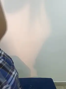 Snapshot of BrendaCrean chatting on October 31, 2025, 3:24 pm BrendaCrean online show from October 31, 2025, 3:24 pm