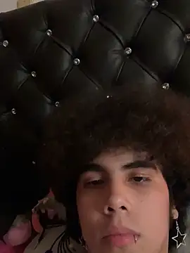 KheylerTomphson online show from September 29, 2025, 5:12 am