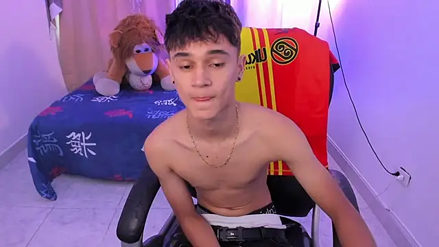 Aron Boyy online show from April 10, 2026, 9:41 pm