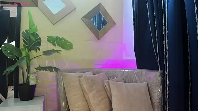 Snapshot of Valery_Brand chatting on May 5, 2026, 12:46 pm Valery Brand online show from May 5, 2026, 12:46 pm