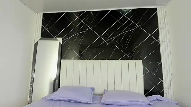 shirley hott online show from October 2, 2025, 2:35 pm