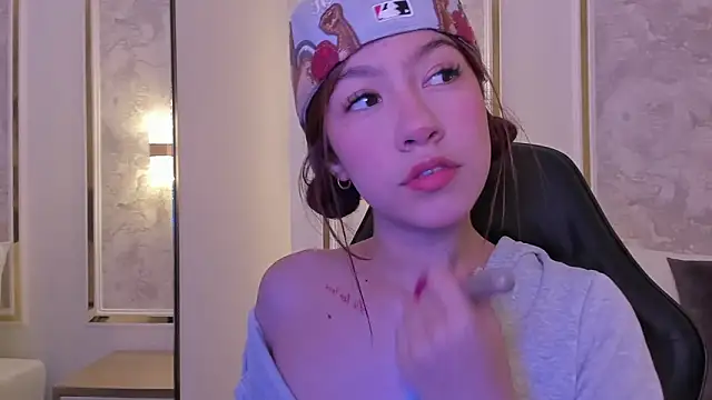 doll eyees  online show from September 20, 2025, 3:51 am